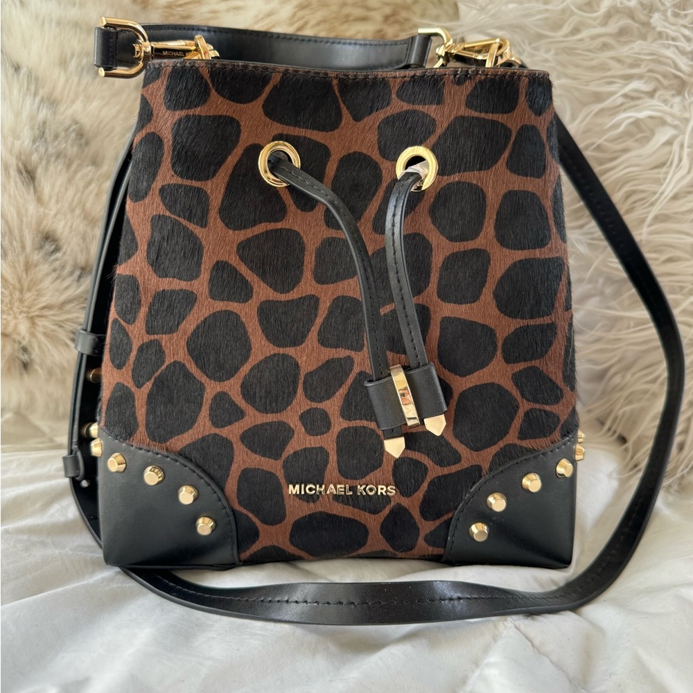 Michael Kors Mercer Gallery Giraffe Print Calf Hair Shoulder, Bucket Bag NWOT